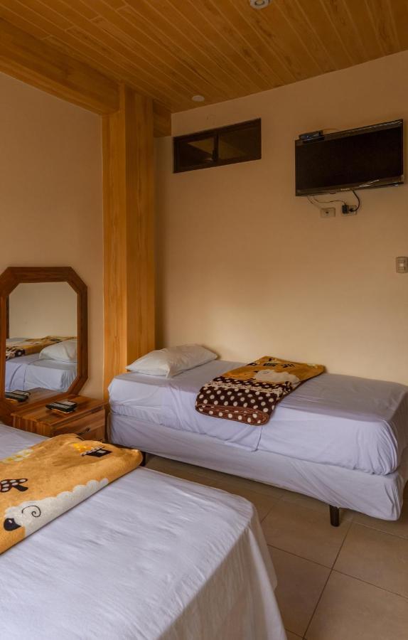 Hostal Poseidon بويرتو كايو المظهر الخارجي الصورة