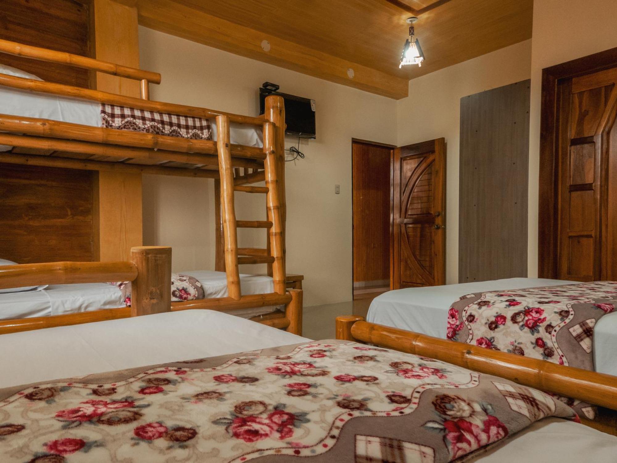 Hostal Poseidon بويرتو كايو المظهر الخارجي الصورة