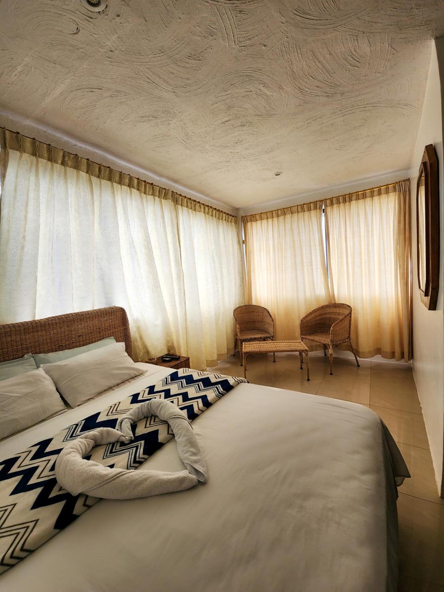 Hostal Poseidon بويرتو كايو المظهر الخارجي الصورة